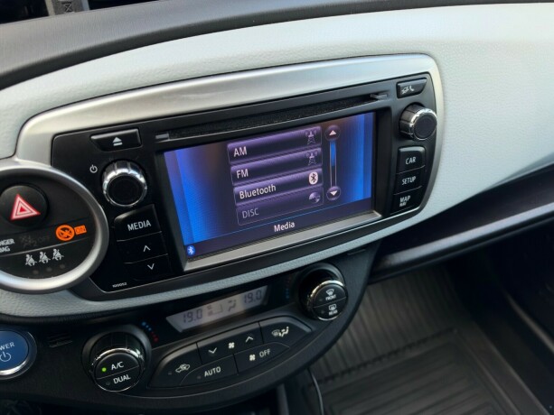 toyota-yaris-bensin-2013-big-15
