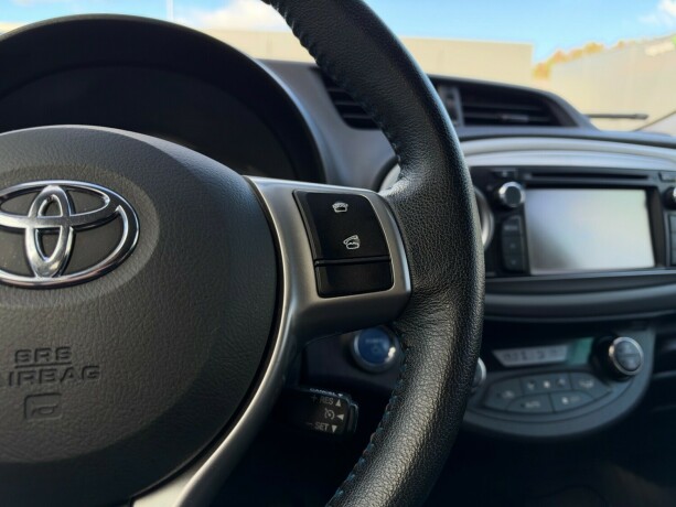 toyota-yaris-bensin-2013-big-17