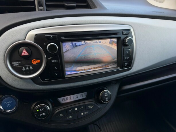 toyota-yaris-bensin-2013-big-16
