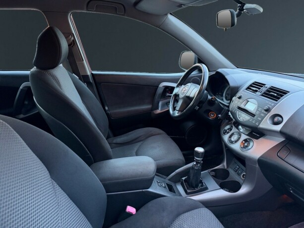 toyota-rav4-diesel-2007-big-8