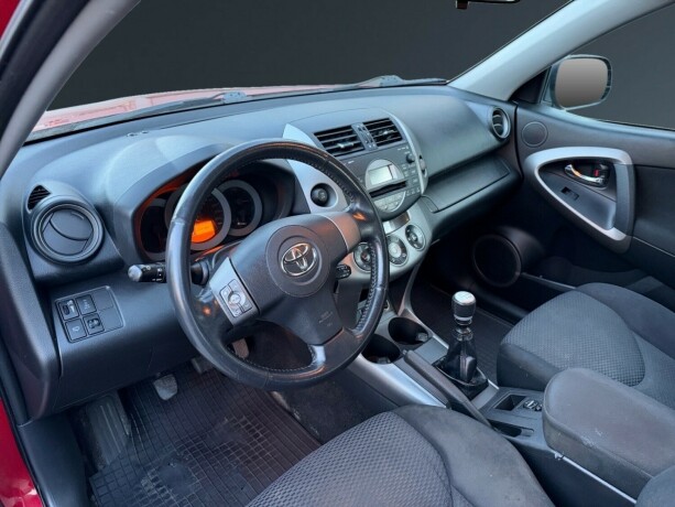 toyota-rav4-diesel-2007-big-10
