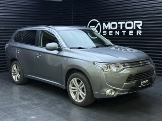 Mitsubishi | Outlander | Elektrisitet+bensin | 2014