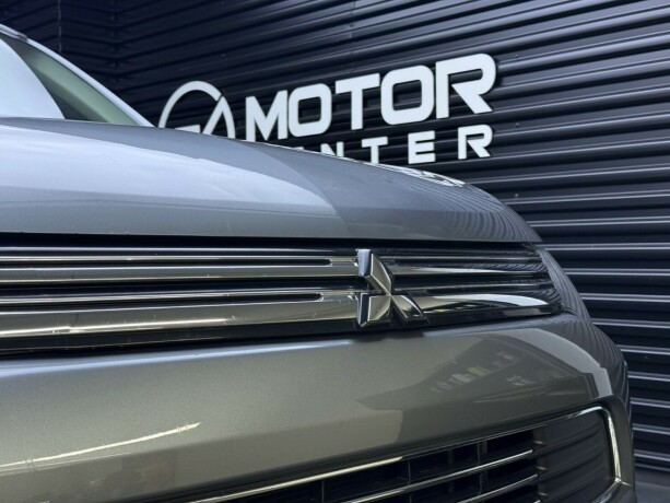mitsubishi-outlander-elektrisitetbensin-2014-big-4