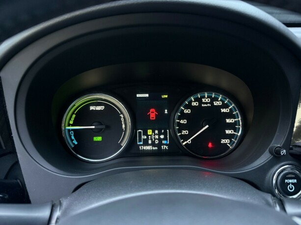mitsubishi-outlander-elektrisitetbensin-2014-big-13