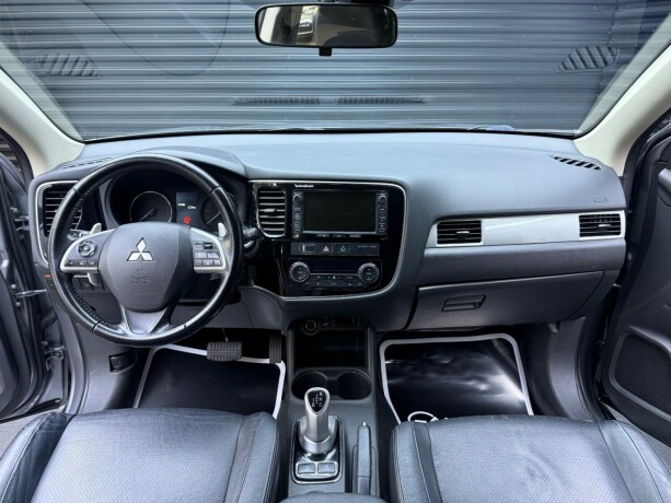 mitsubishi-outlander-elektrisitetbensin-2014-big-8