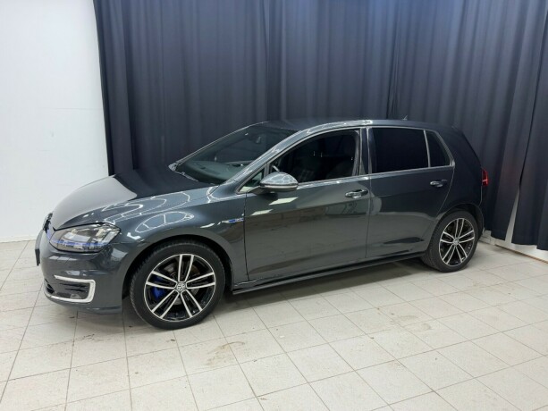 volkswagen-golf-vii-plug-in-petrol-2015-big-3