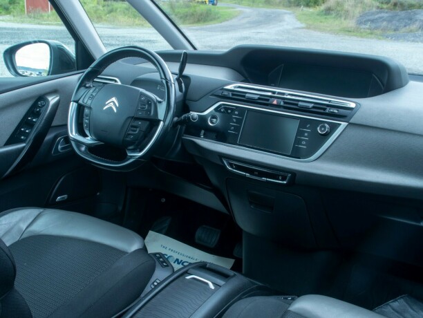citroen-c4-picasso-diesel-2017-big-10