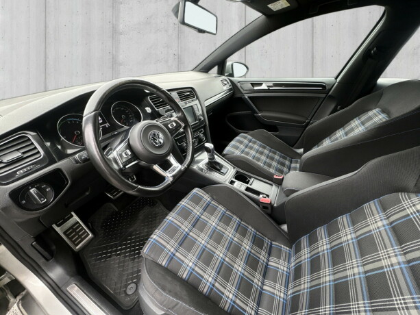 volkswagen-golf-vii-elektrisitetbensin-2015-big-11