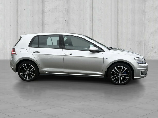 volkswagen-golf-vii-elektrisitetbensin-2015-big-3