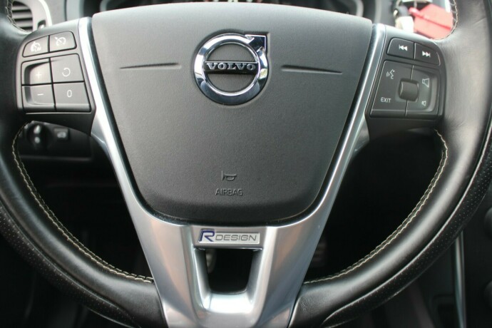 volvo-v40-bensin-2016-big-18