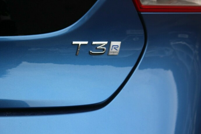 volvo-v40-bensin-2016-big-5