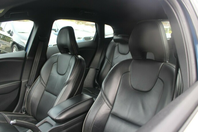 volvo-v40-bensin-2016-big-8
