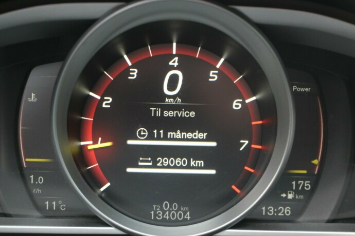 volvo-v40-bensin-2016-big-15