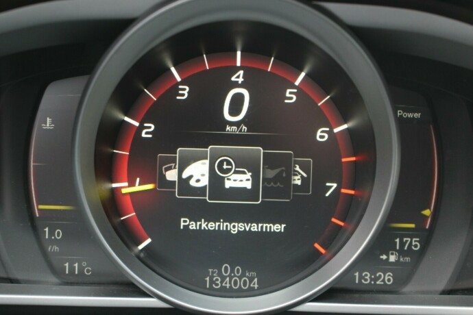 volvo-v40-bensin-2016-big-14