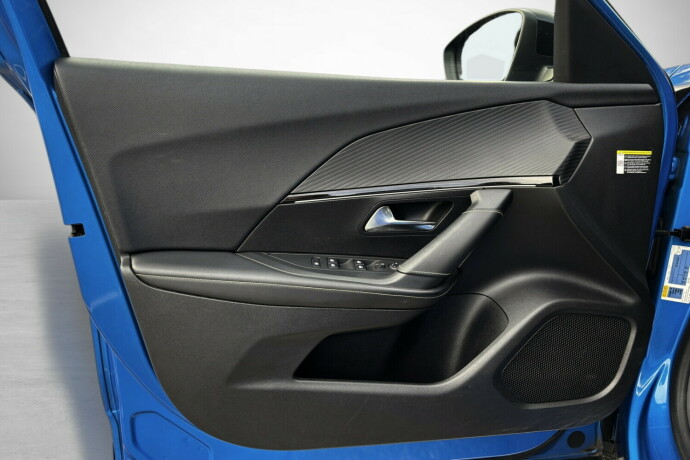 peugeot-e-2008-elektrisitet-2020-big-11