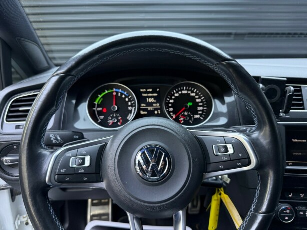 volkswagen-golf-vii-elektrisitetbensin-2016-big-11
