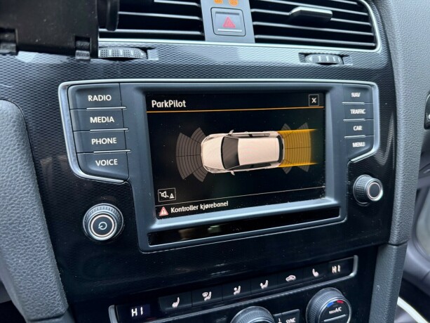 volkswagen-golf-vii-elektrisitetbensin-2016-big-16