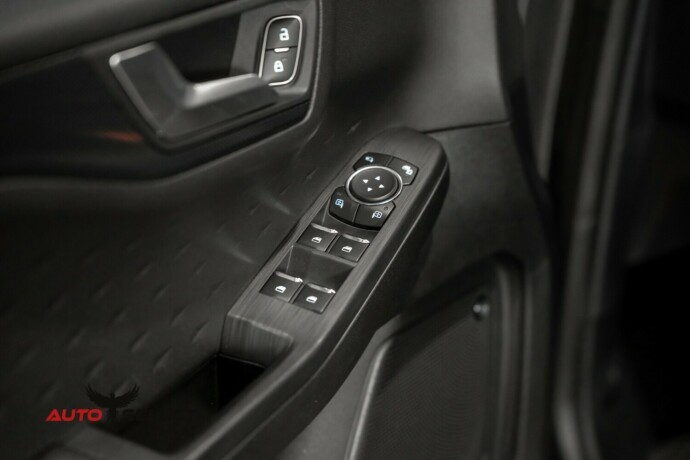ford-kuga-elektrisitetbensin-2020-big-21