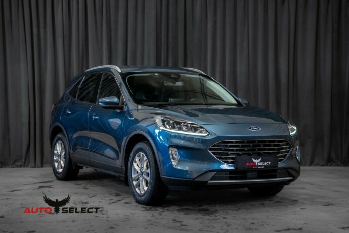 ford-kuga-elektrisitetbensin-2022-big-3