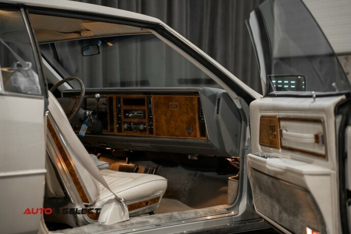 buick-riviera-bensin-1980-big-12