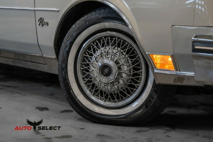 buick-riviera-bensin-1980-big-2