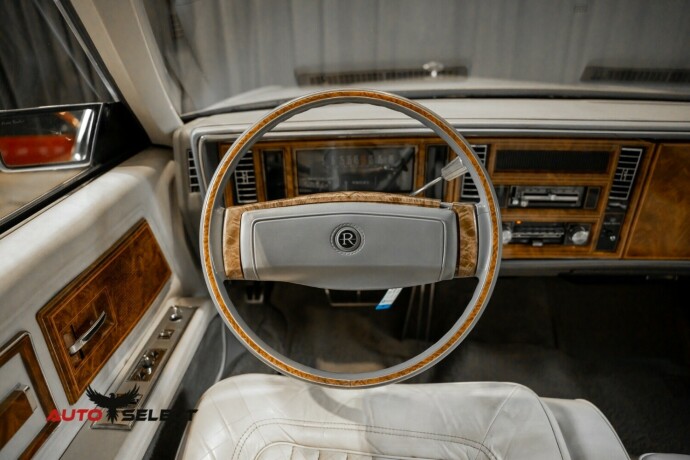 buick-riviera-bensin-1980-big-22
