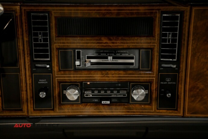 buick-riviera-bensin-1980-big-25