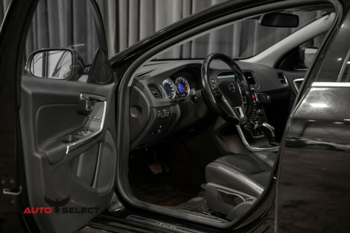 volvo-v60-diesel-2013-big-19