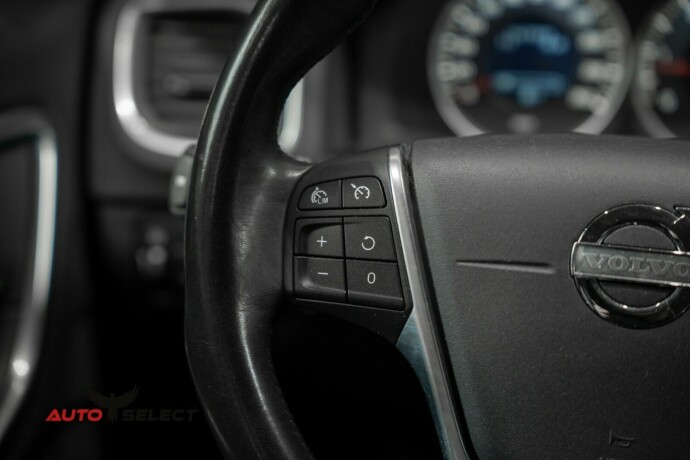 volvo-v60-diesel-2013-big-27
