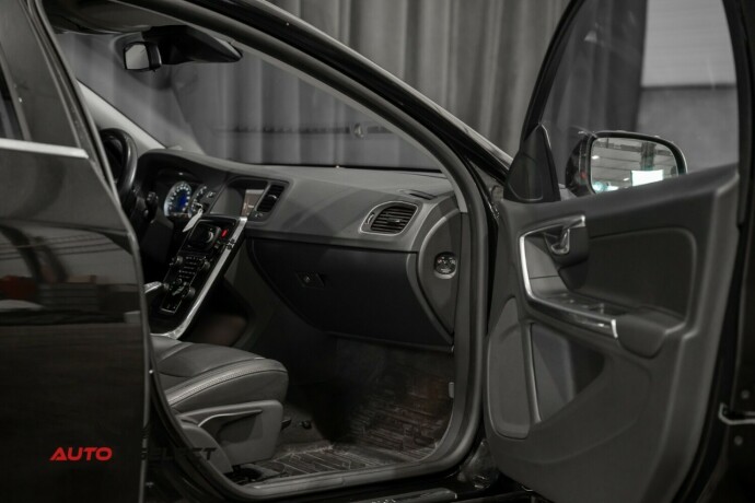 volvo-v60-diesel-2013-big-14