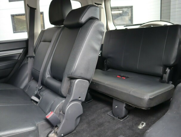 mitsubishi-pajero-diesel-2007-big-15