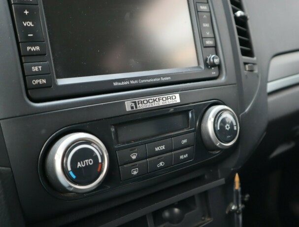 mitsubishi-pajero-diesel-2007-big-21