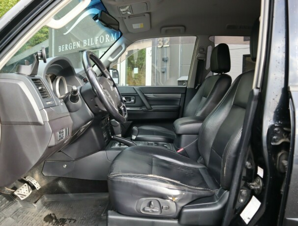 mitsubishi-pajero-diesel-2007-big-7
