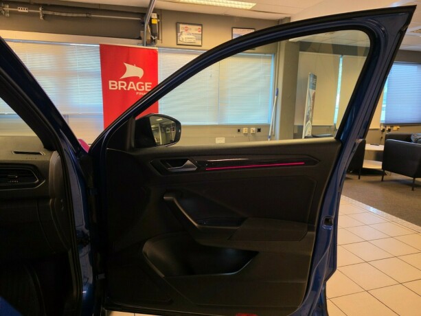 volkswagen-t-roc-bensin-2020-big-17