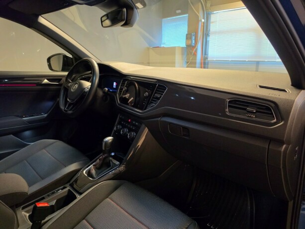 volkswagen-t-roc-bensin-2020-big-14
