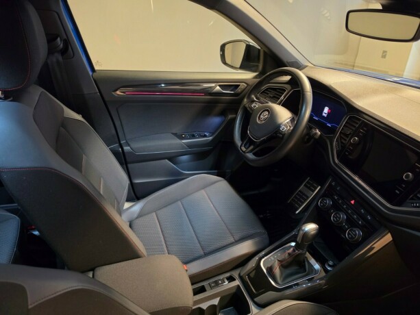 volkswagen-t-roc-bensin-2020-big-15