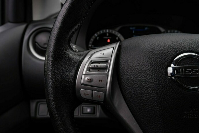 nissan-navara-diesel-2021-big-18
