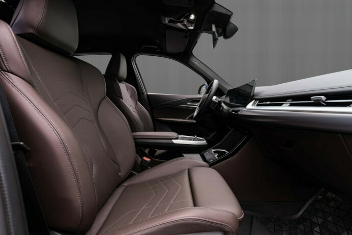 bmw-ix1-elektrisitet-2025-big-37