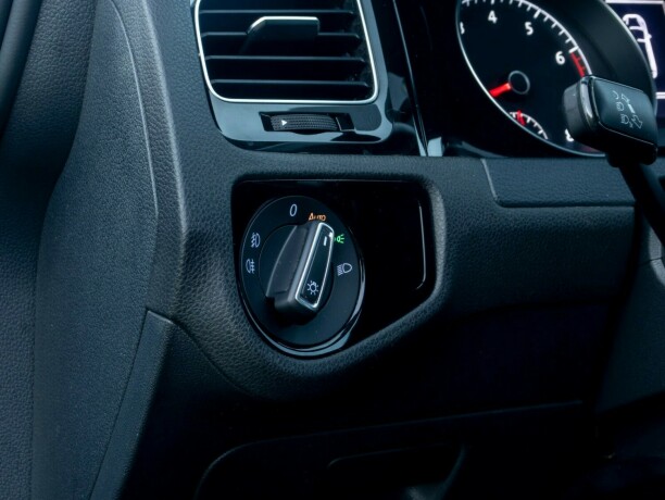volkswagen-golf-vii-bensin-2014-big-19