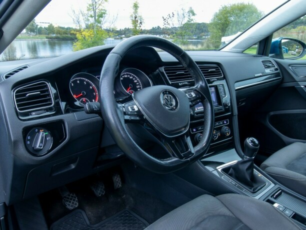 volkswagen-golf-vii-bensin-2014-big-38