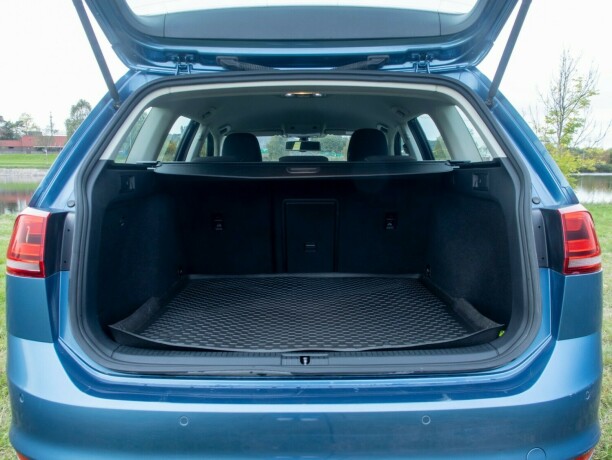 volkswagen-golf-vii-bensin-2014-big-9