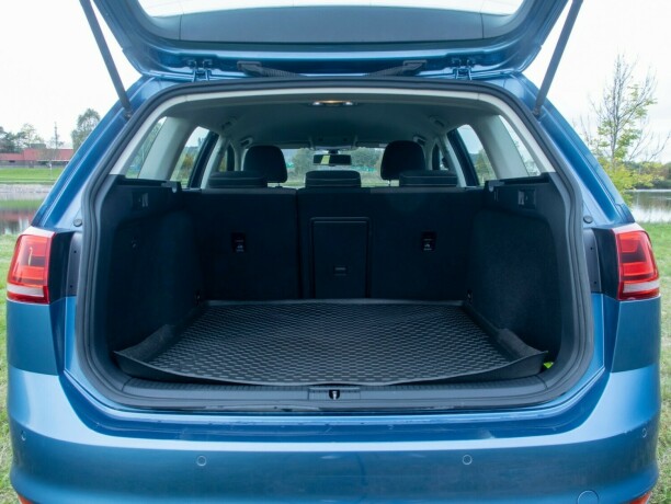 volkswagen-golf-vii-bensin-2014-big-10