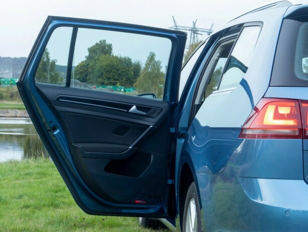 volkswagen-golf-vii-bensin-2014-big-16
