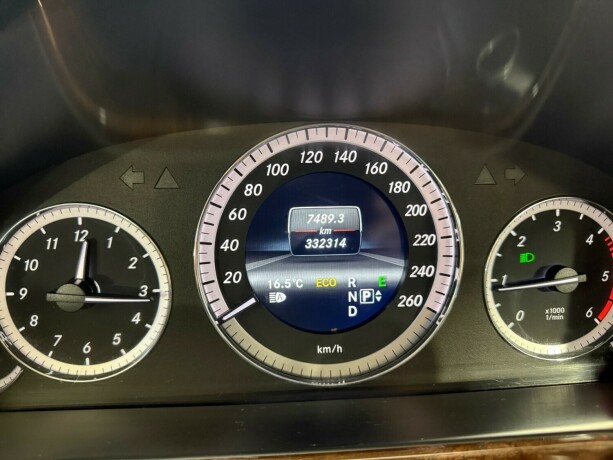 mercedes-benz-e200-diesel-2012-big-11