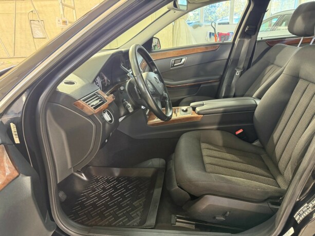 mercedes-benz-e200-diesel-2012-big-28