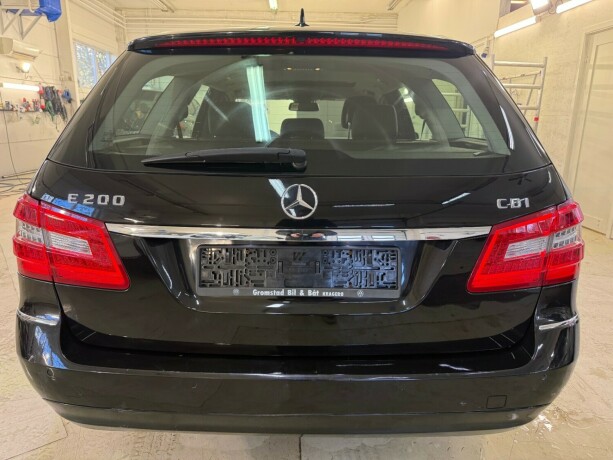 mercedes-benz-e200-diesel-2012-big-5