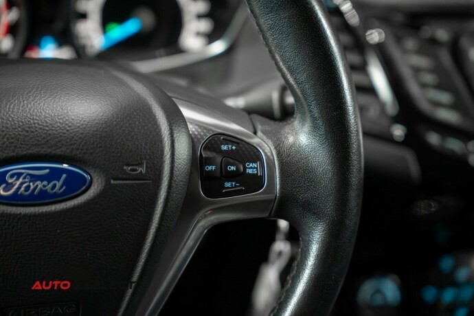 ford-fiesta-bensin-2015-big-28