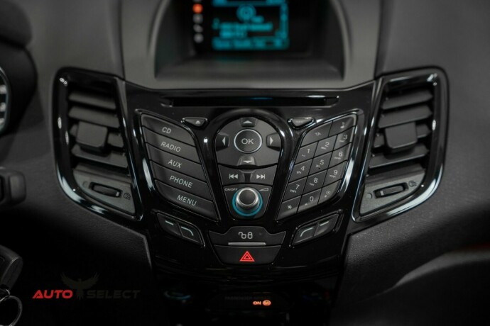 ford-fiesta-bensin-2015-big-32