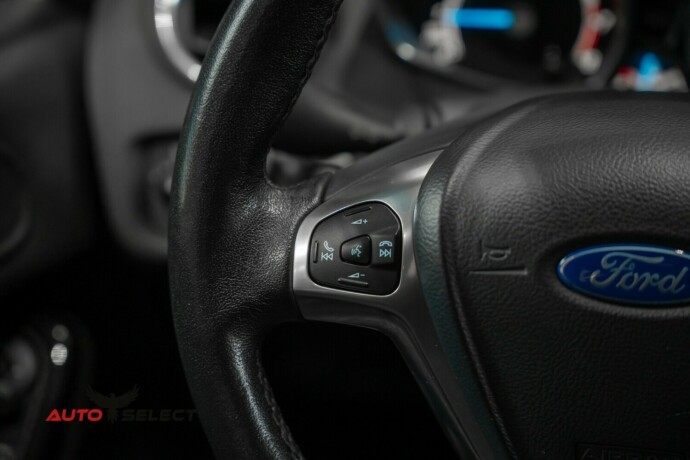 ford-fiesta-bensin-2015-big-26