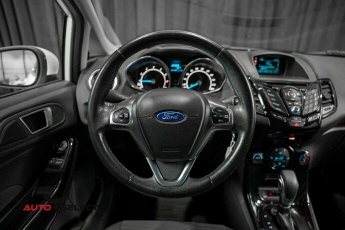 ford-fiesta-bensin-2015-big-25